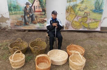 Ispod slojeva prašine