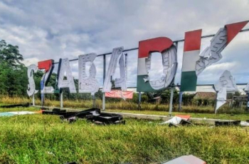 Ministar Žigmanov osudio uništavanje natpisa na mađarskom jeziku na ulazu u Suboticu