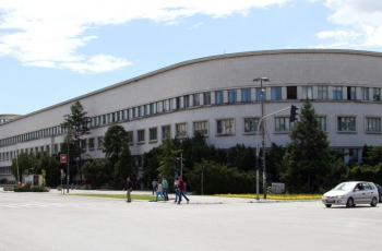 Kadrovi i financije otežavajući faktori