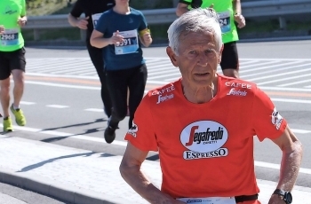 Trčati i pomagati ljudima