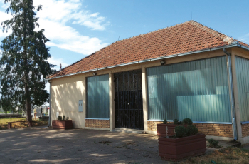 Kapela na katoličkom groblju u Šidu