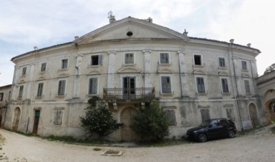 Medijska slika o Crkvi kroz »Slučaj Dajla«: Senzacije o samostanu i ružičaste gaćice Petre Eccleston