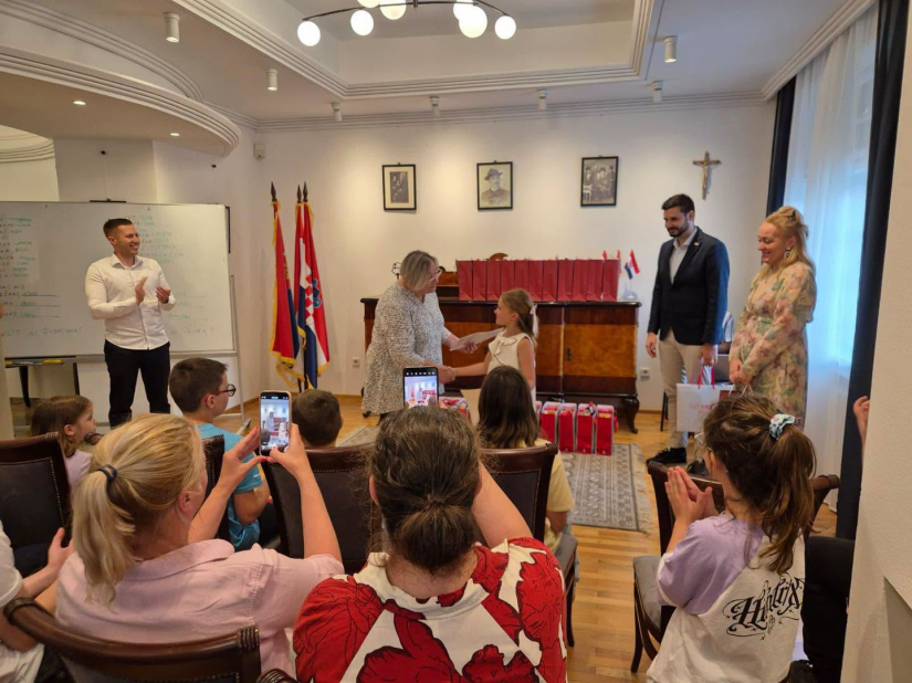 Po prvi put dodijeljene svjedožbe učenicima u Beogradu koji pohađaju hrvatski jezik s elementima nacionalne kulture