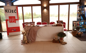  - (Predstavljen »Kuhar tradicijskih jela Hrvata  / )