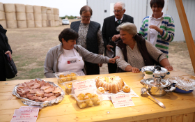  - (Predstavljen »Kuhar tradicijskih jela Hrvata  / )