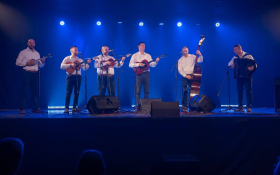  - (Humanitarni koncert »Petru na dar« / )