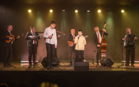  - (Humanitarni koncert »Petru na dar« / )