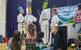  - (Susret vertepa i betlemaša u Novom Slankamenu / )