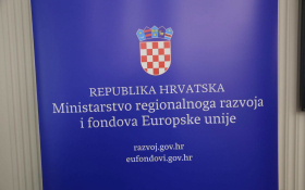 Ministrica Nataša Mikuš Žigman uručila ugovor