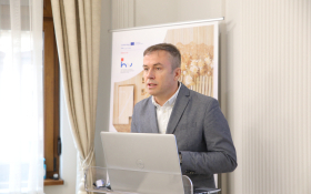  - (Međugeneracijski turizam / )