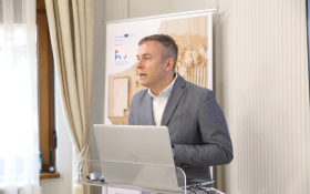  - (Međugeneracijski turizam / )