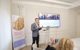  - (Međugeneracijski turizam / )