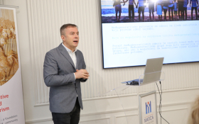  - (Međugeneracijski turizam / )