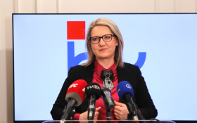  - (Konferencija tri institucije / )