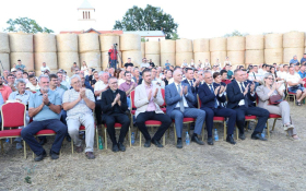  - (U Đurđinu uručeni ugovori za 257 hrvatskih po / )