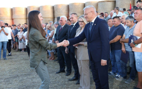  - (U Đurđinu uručeni ugovori za 257 hrvatskih po / )
