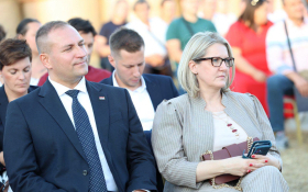  - (U Đurđinu uručeni ugovori za 257 hrvatskih po / )