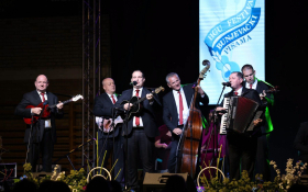  - (»Grimizno jedro« – pobjednička pjesma 26. »Fe / )
