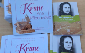  - (Krune Ane Milodanović na izložbi »S Božjom po / )