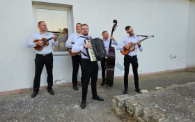  - (Duzijanca u Mirgesu / )