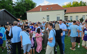  - (Otkrivena spomen-ploča u znak sjećanja na prv / )