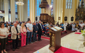  - (Otkrivena spomen-ploča u znak sjećanja na prv / )