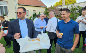  - (Otkrivena spomen-ploča u znak sjećanja na prv / )