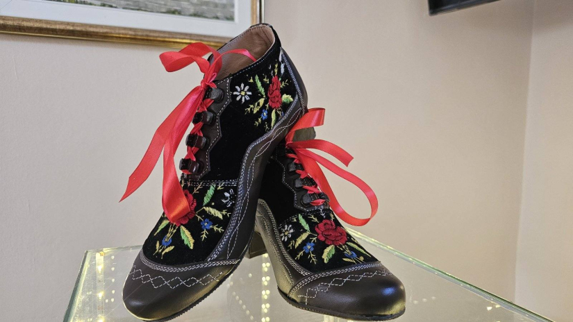 Predstavljene replike bereških šokačkih cipela