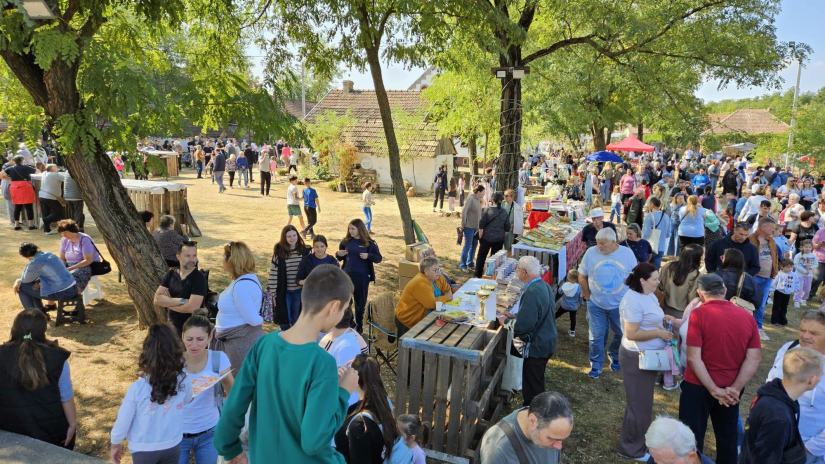 XVI. »Tavankutski festival voća i autohtonih rukotvorina«