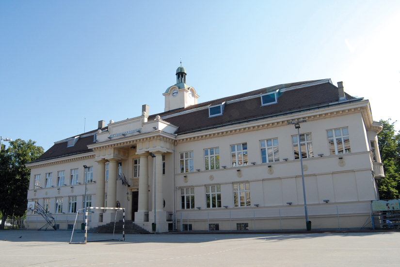 Viša djevojačka i Gradska  dječačka škola u Zemunu