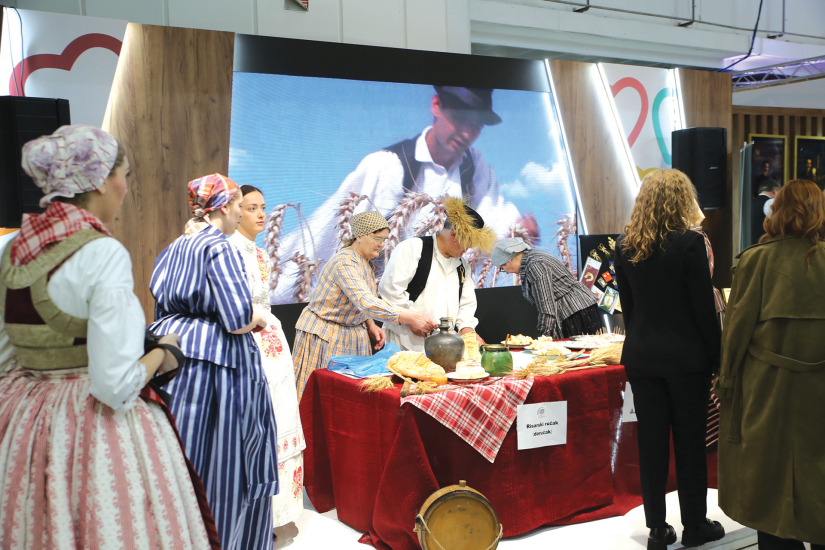 Predstavljeni Dužijanca  i slamarke iz Tavankuta