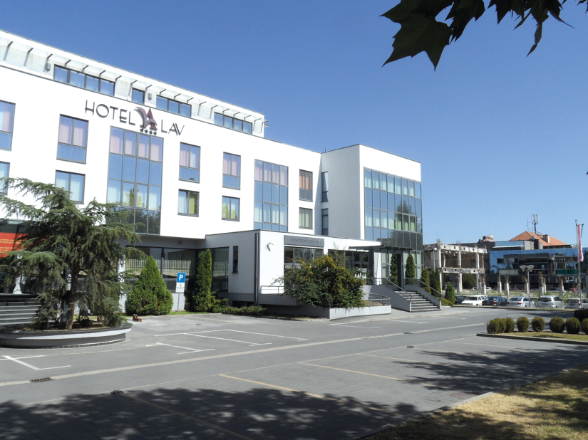 Od privatnih biznisa  do vlasništva nad hotelom