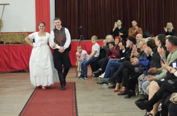 »Divojački vašar« u Hrvatskom domu