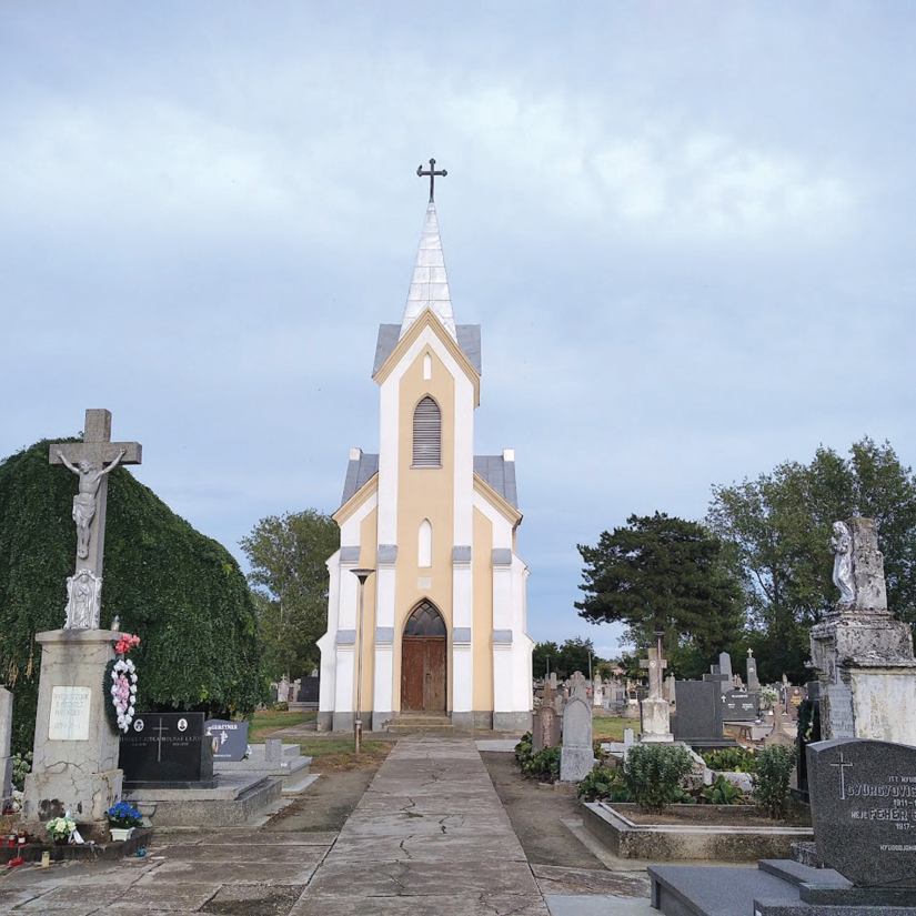 Kapela Krista Raspetoga na groblju u Bogojevu